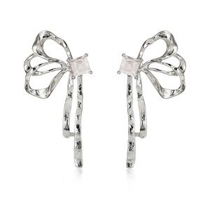 ⚜️ Elegant Silver Earrings with Pink Accents